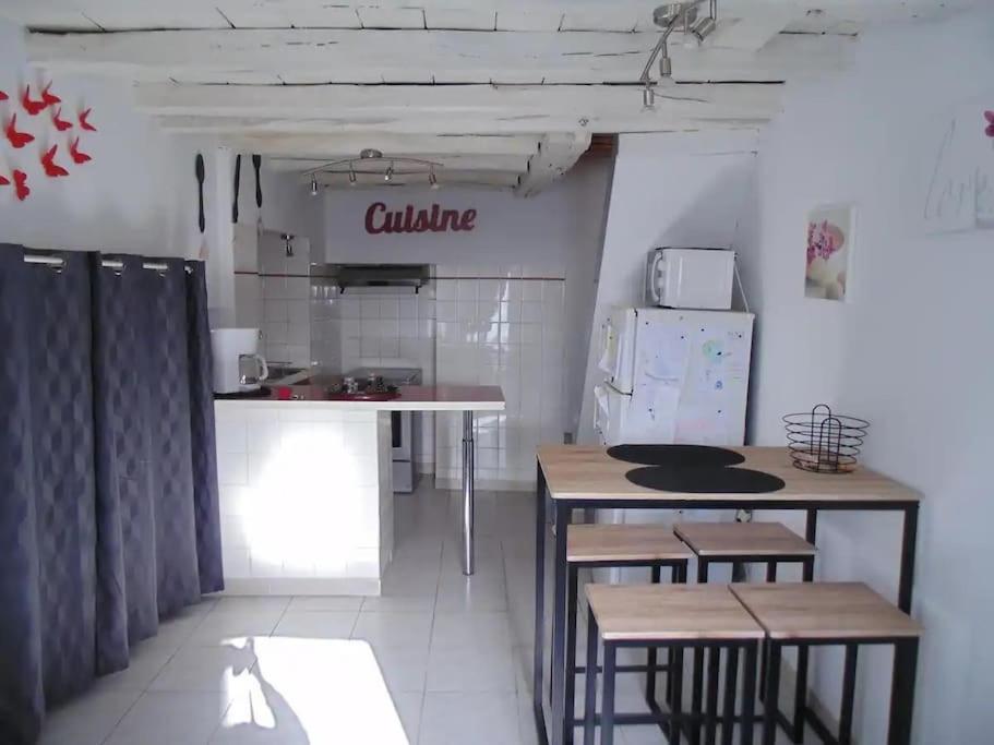 Le Gambetta - Nouveau Proprietaire Estissac Luaran gambar
