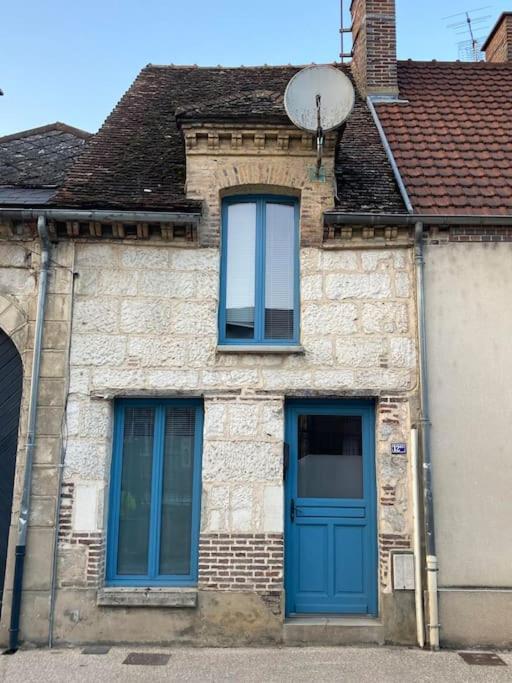 Le Gambetta - Nouveau Proprietaire Estissac Luaran gambar